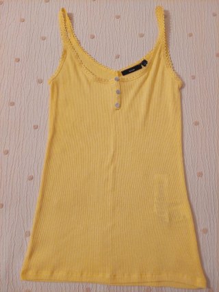 Camiseta Amarilla Kiabi Talla M