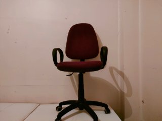Silla de escritorio granate con ruedas