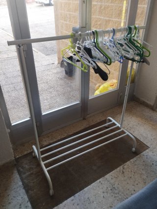 Burro Ropero Blanco con Ruedas