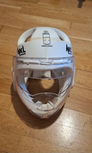 Casco de Karate NKL con Pantalla