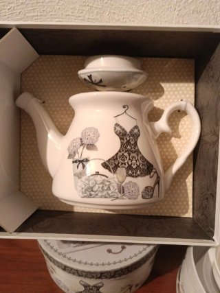 Juego de té de porcelana