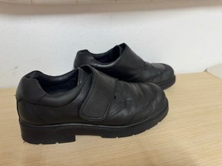 Zapatos de Piel Negros Talla 36