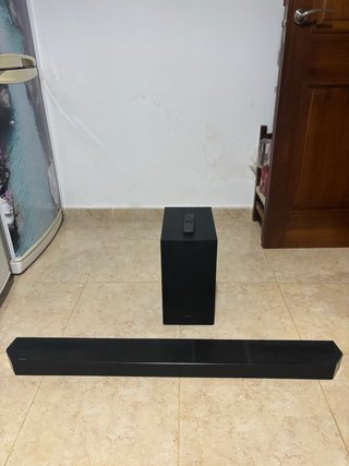 Barra de sonido Samsung HW-Q600B con Subwoofer