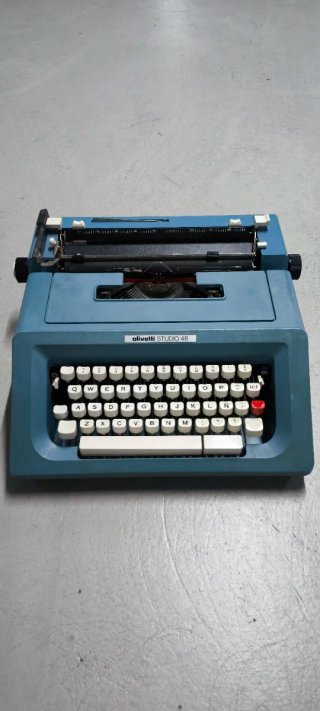 Máquina de escribir Olivetti Studio 46