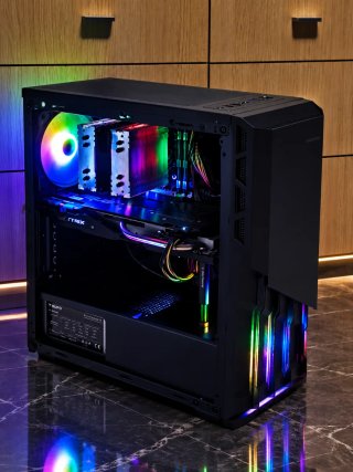 Pc gaming monitor y teclado 16gb de RAM Asus strix