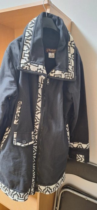 Abrigo Baybods Negro con Estampado