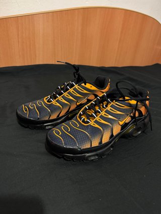 Zapatillas Nike TN Naranja y Negro
