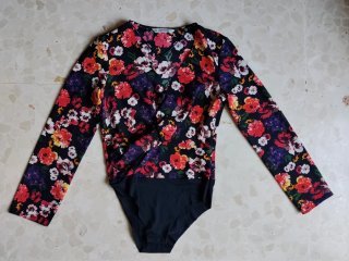Body floreado manga larga Zara talla XS