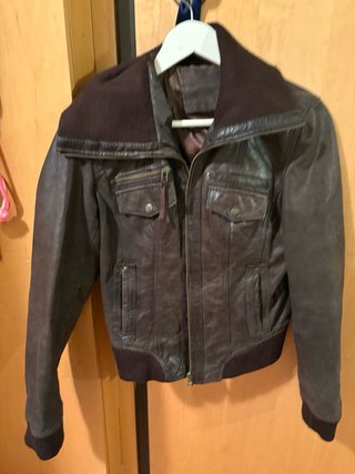 Chaqueta de cuero marrón