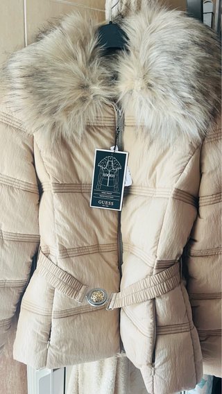 Abrigo GUESS Beige NUEVO CON ETIQUETA.Es talla L