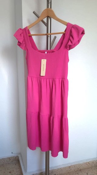 Vestido rosa chicle. Nuevo sin estrenar y con etiq