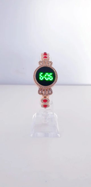 RELOJ DIGITAL CON PANTALLA TÁCTIL