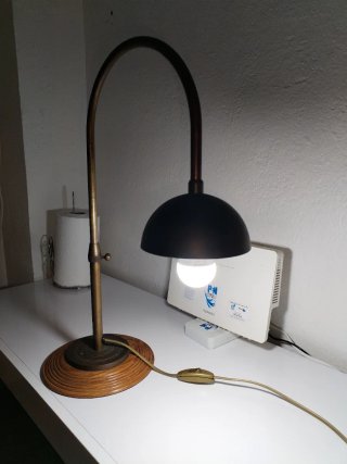 Lámpara de mesa estilo clásico