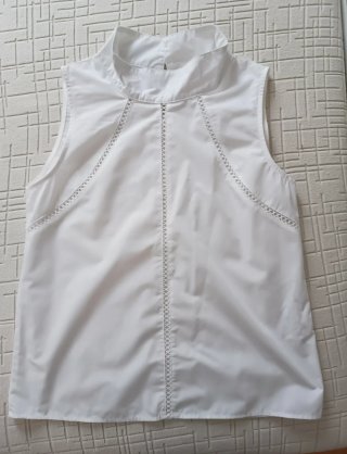 Blusa blanca sin mangas