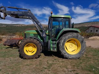 Tractor John Deere 6900 con Pala Tenias