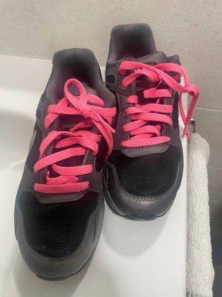 Zapatillas Deportivas Negras y Rosas