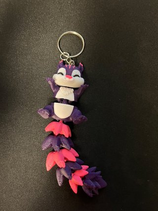 Llavero ardilla rosa y morado