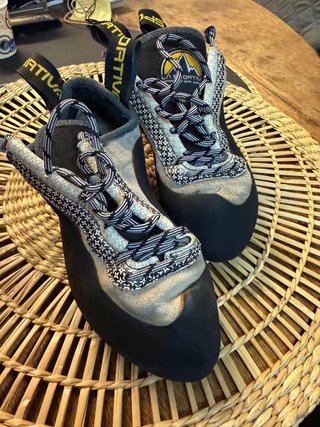 Pies de gato La Sportiva Miura T.35 recauchutados