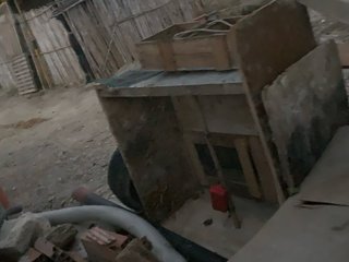 Gallinero de madera para pared,no se hacen envios.