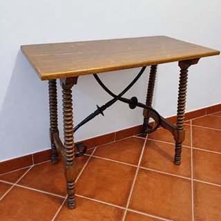 Mesa Rústica de Madera Maciza