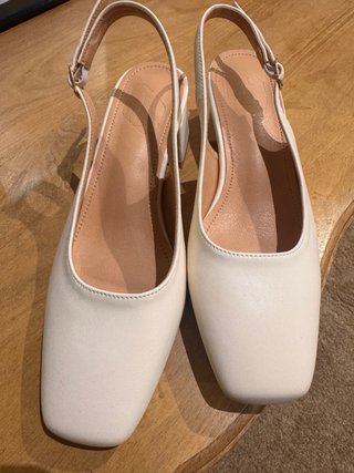Zapatos destalonados blancos