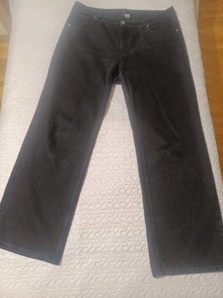 Pantalón Vaquero Negro Corte Recto