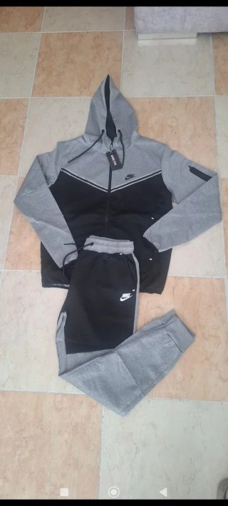 Chándal Nike Gris y Negro