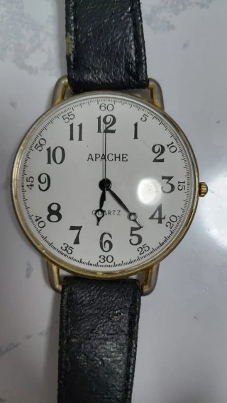 Reloj Apache con Correa Negra