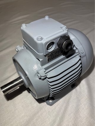 Motor Eléctrico Trifásico AEG 1,5 CV - 1,1 kW