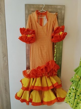 Traje de flamenca naranja y amarillo Talla 36