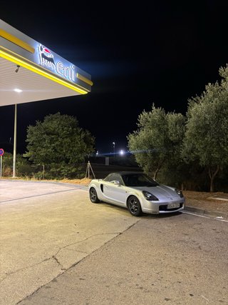 Toyota MR2 turbo 2003