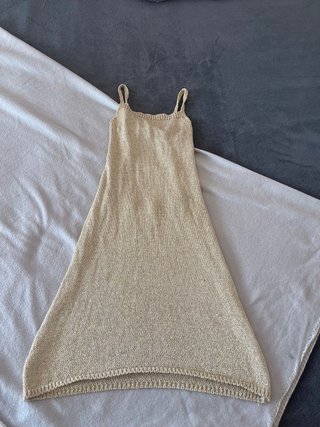 Vestido de punto beige dorado