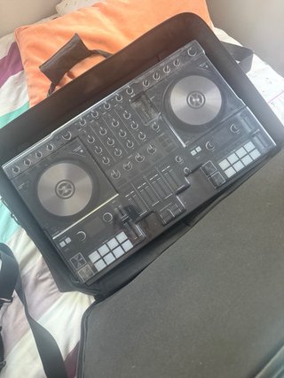 Traktor Kontrol S4 MK3 + maleta + decksaver