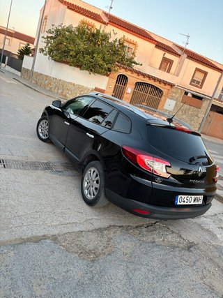 Renault Megame sport tourer 2011