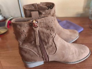 Botines de serraje Sfera
