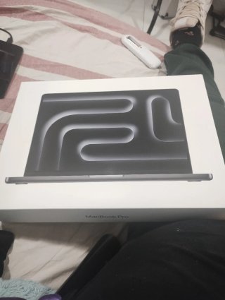 Caja original vacia de MacBook Pro