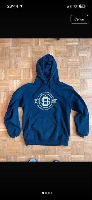 Sudadera con capucha azul estilo skate