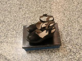 Sandalias dé plataforma , Oferta por 5€ .