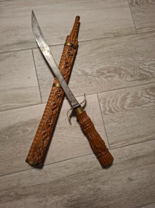 Sable Antiguo con Funda de Madera (1970)