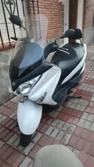 Suzuki Burgman 125 tiene una avería