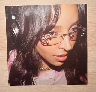 Inserto Firmado por Tinashe Oficial