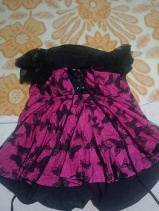 Blusa con encaje y estampado de mariposas