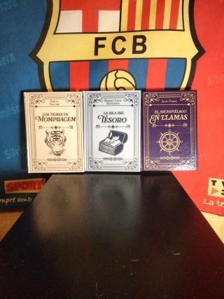 Lote de tres libros de aventuras marítimas