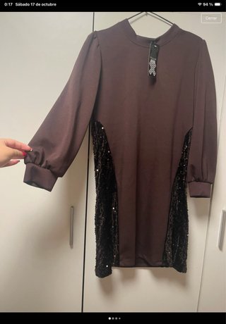 Sudadera larga marrón con detalles de lentejuelas