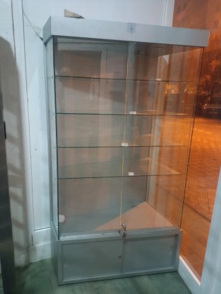Vitrina de Cristal y Metal