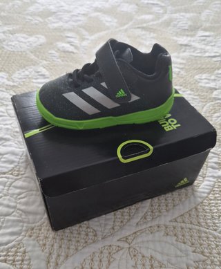 Botas de fútbol Adidas Messi talla 20