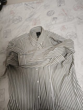 Camisa de rayas verde y blanca