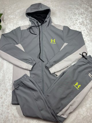 Chándal Under Armour Gris con Capucha