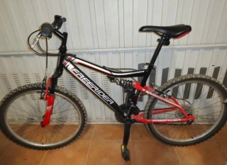 Bicicleta de Montaña Freerider Siempre en garaje