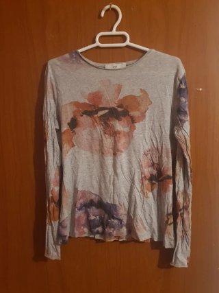 Camiseta Zara Gris Estampada Talla s